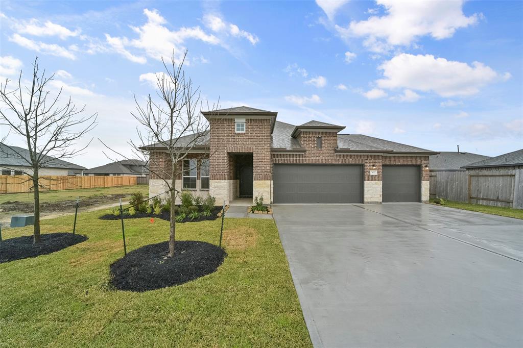 87 Leon Way, Dayton, Texas image 1