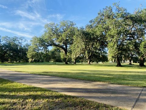 A home in Angleton