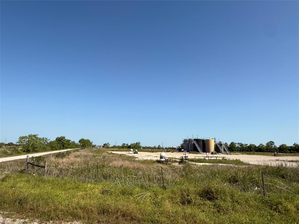 381 Cr-171, Danbury, Texas image 13