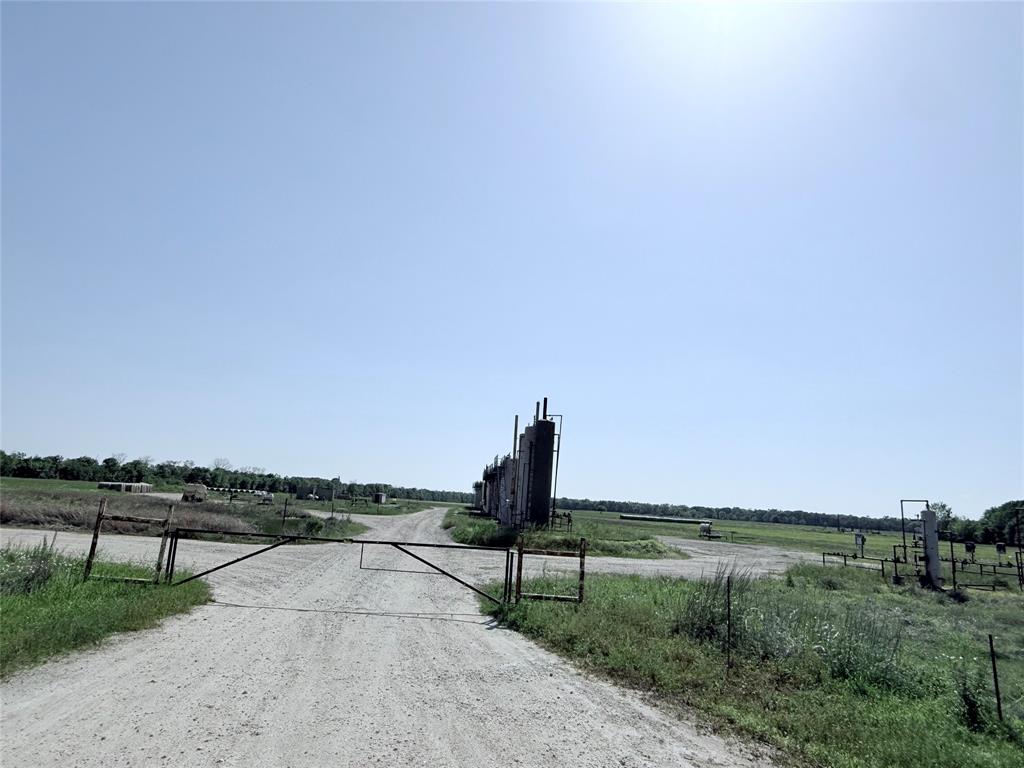 381 Cr-171, Danbury, Texas image 17