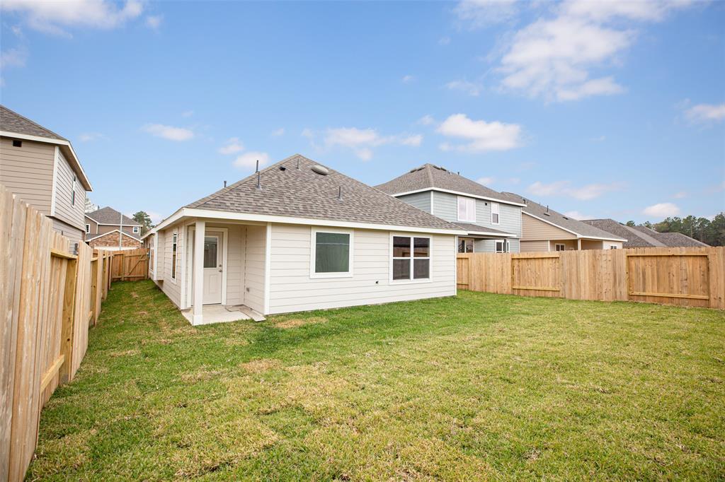 16933 Hazelnut Drive, Conroe, Texas image 22