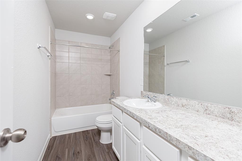 16933 Hazelnut Drive, Conroe, Texas image 14