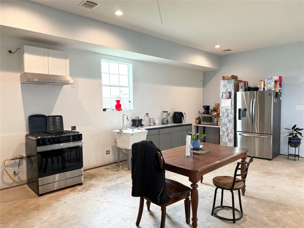 8570 Sunny Side Road, Hempstead, Texas image 12