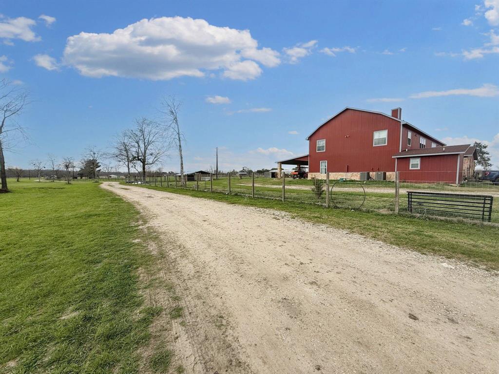 8570 Sunny Side Road, Hempstead, Texas image 2