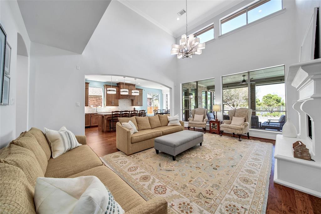 25306 Springwood Lake Drive, Katy, Texas image 12