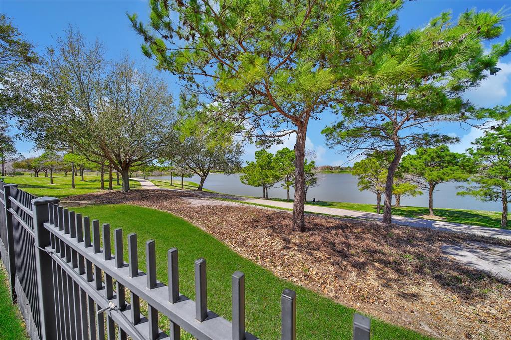 25306 Springwood Lake Drive, Katy, Texas image 46
