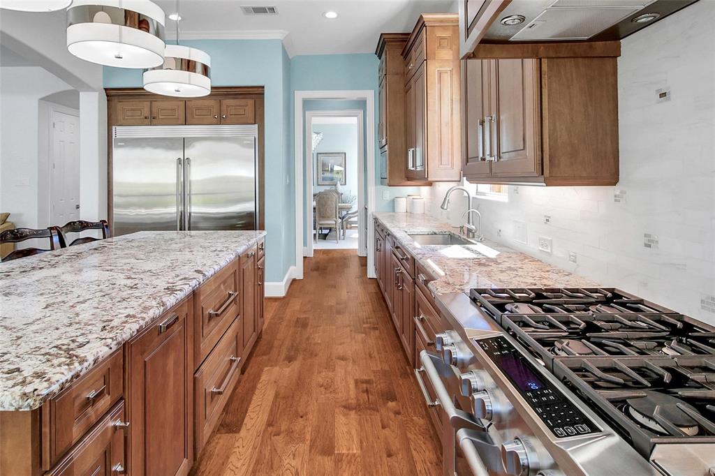 25306 Springwood Lake Drive, Katy, Texas image 20
