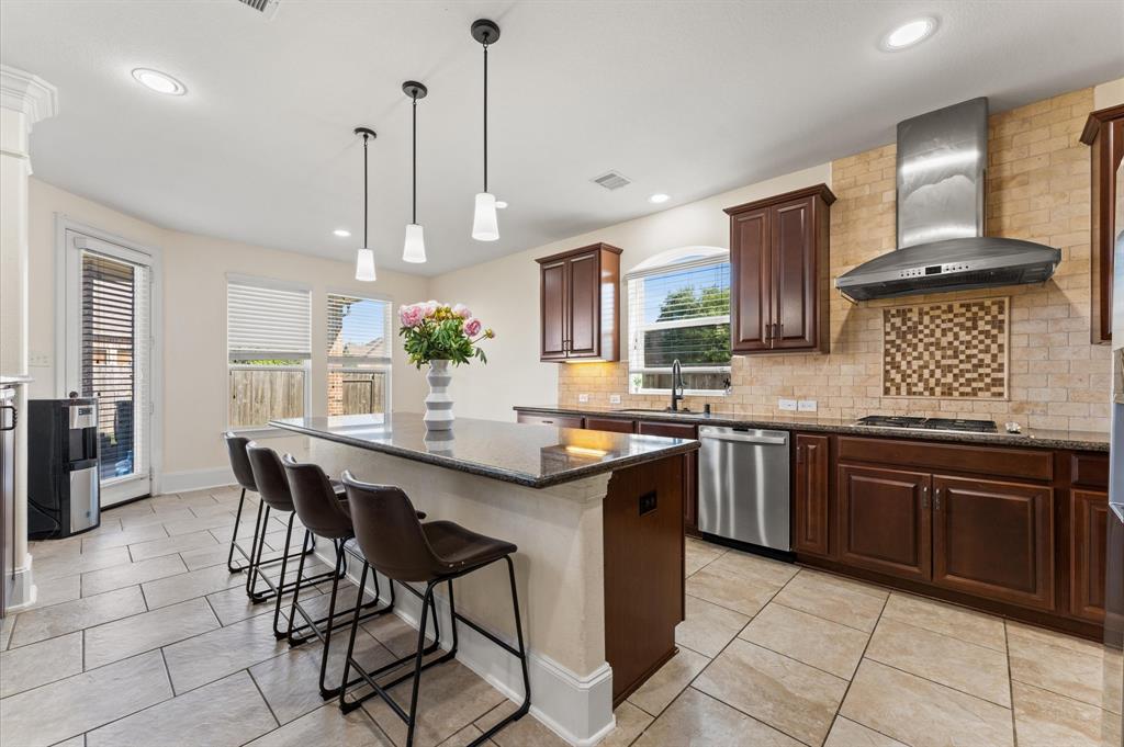 31183 Pecan Creek Drive, Brookshire, Texas image 9