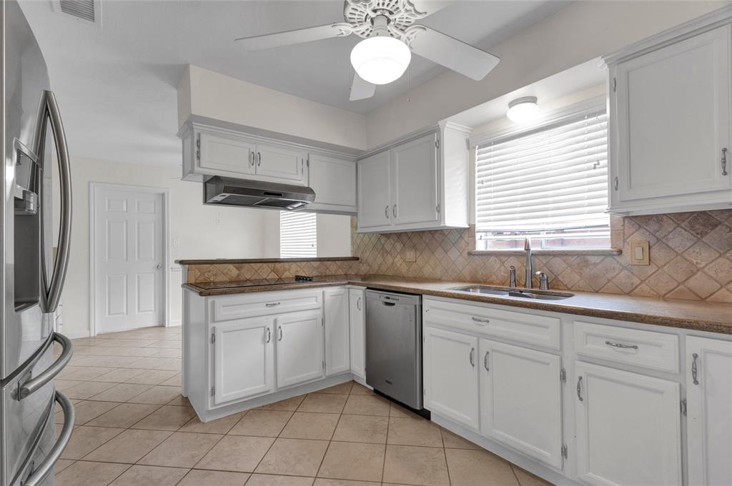 2010 Oceanview Drive, Seabrook, Texas image 8