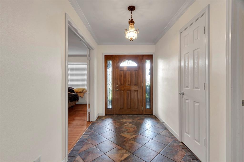 2010 Oceanview Drive, Seabrook, Texas image 2