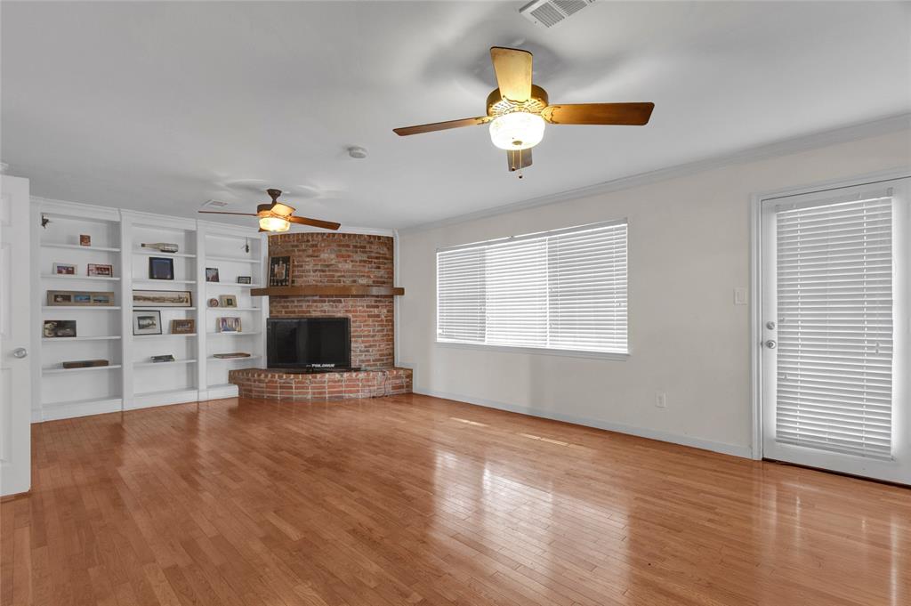 2010 Oceanview Drive, Seabrook, Texas image 3