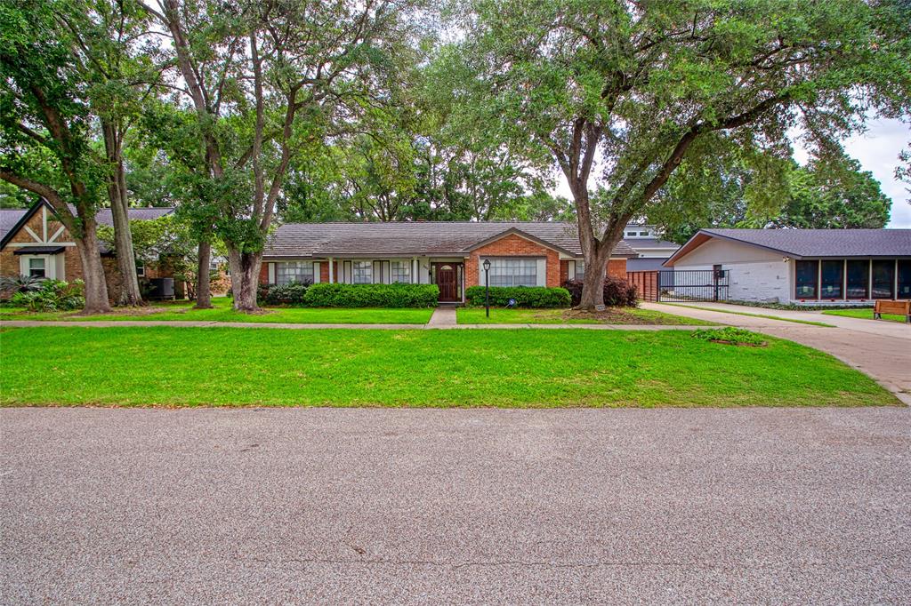 2010 Oceanview Drive, Seabrook, Texas image 1