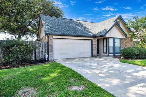 Single Family Residence in Meadows Place TX 11903 Meadow Crest Drive.jpg
