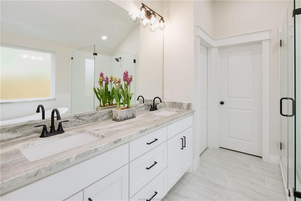 474 Harvest Lake Drive, Snook, Texas image 13