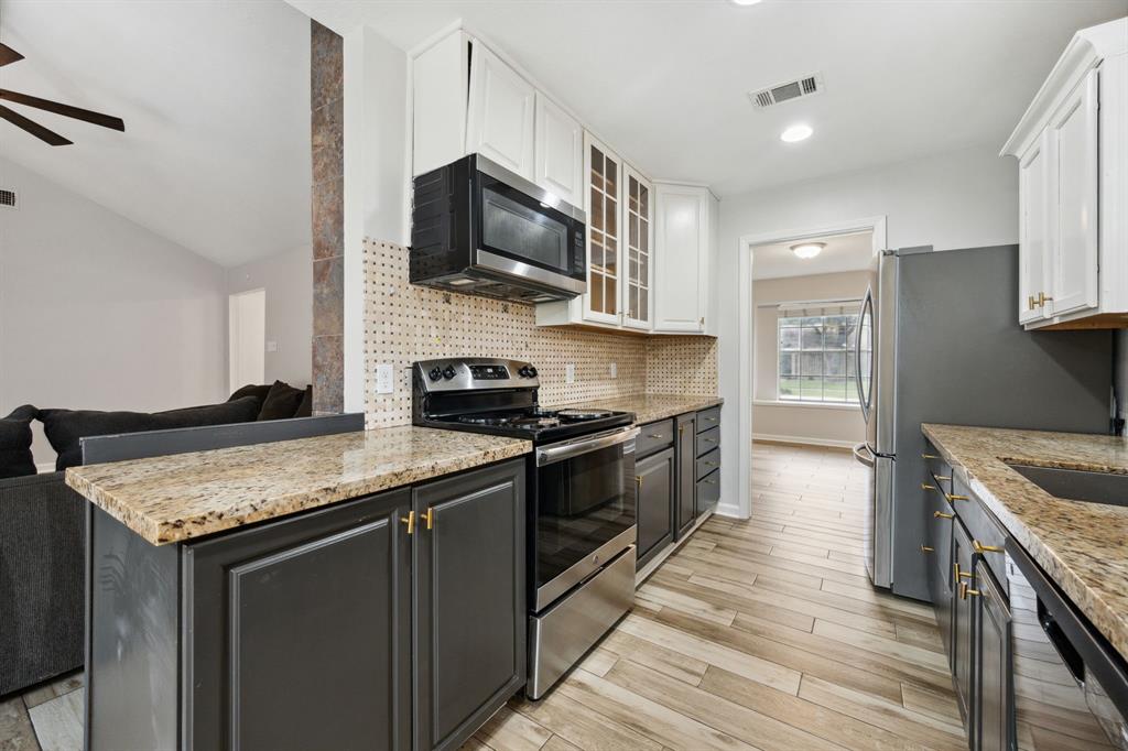 4023 Broken Elm Drive, Spring, Texas image 4