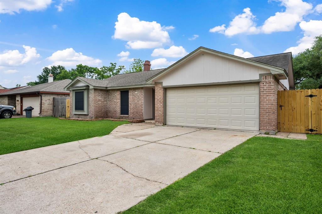 4023 Broken Elm Drive, Spring, Texas image 3