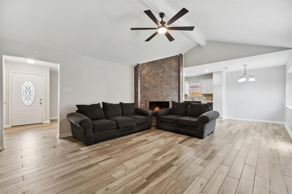 4023 Broken Elm Drive, Spring, Texas image 8