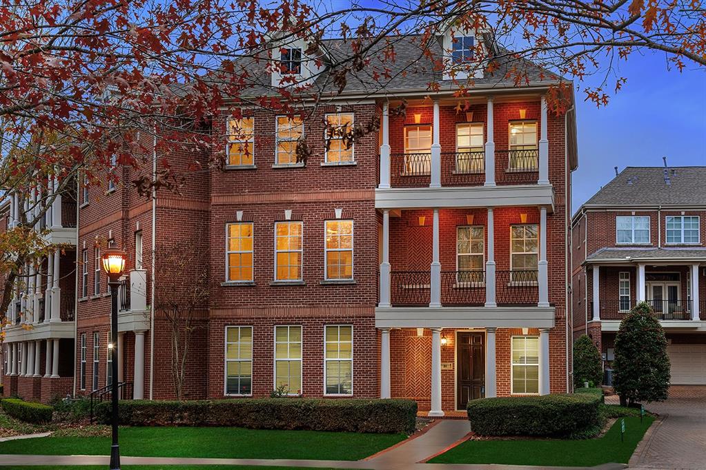 18 Shell Port Square, The Woodlands, Texas image 1