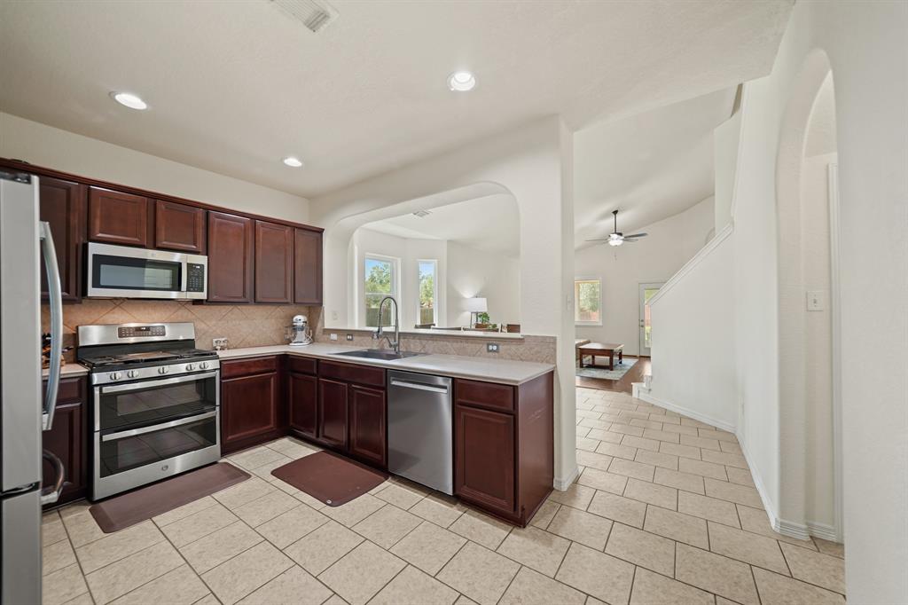 2932 Autumnbrook Lane, Pearland, Texas image 7