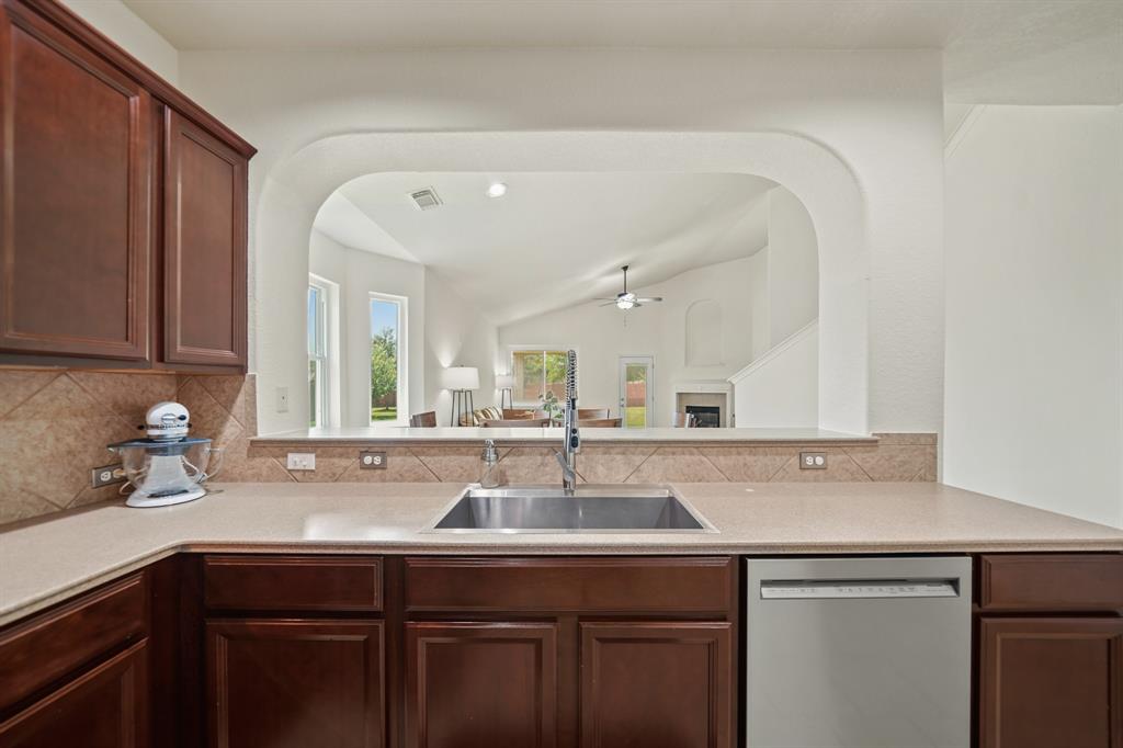 2932 Autumnbrook Lane, Pearland, Texas image 11