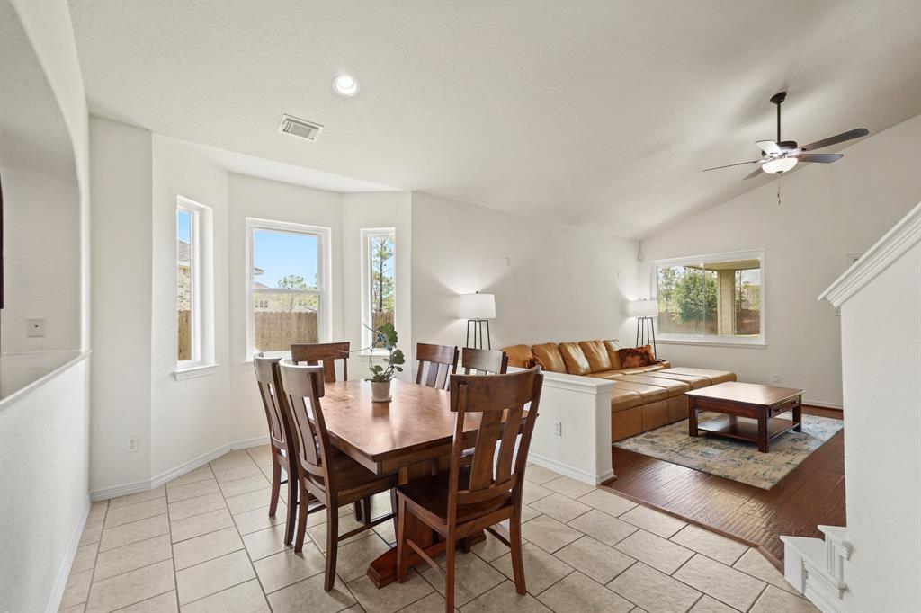 2932 Autumnbrook Lane, Pearland, Texas image 13