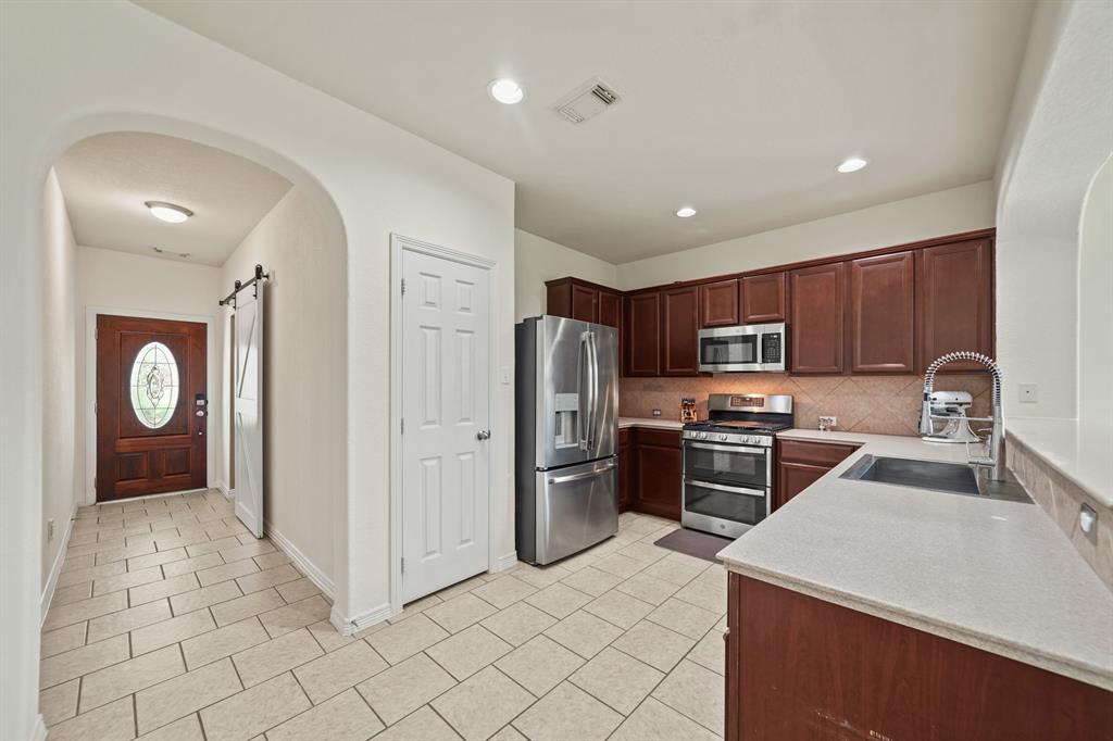 2932 Autumnbrook Lane, Pearland, Texas image 8