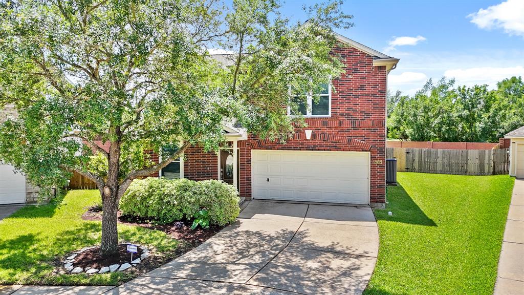 2932 Autumnbrook Lane, Pearland, Texas image 1