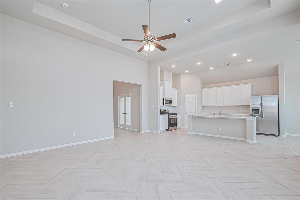 1001 Comal Trail, Dayton, Texas image 12