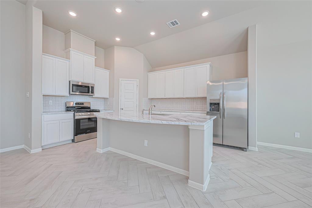 1001 Comal Trail, Dayton, Texas image 16