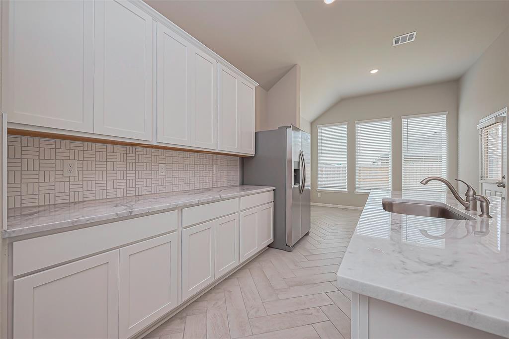 1001 Comal Trail, Dayton, Texas image 23
