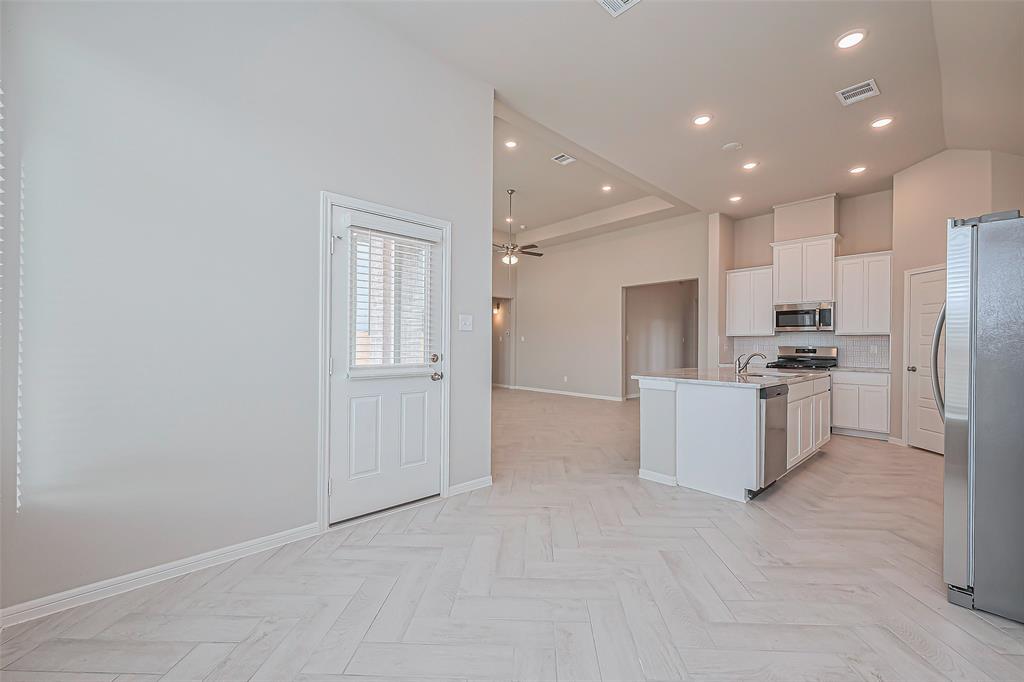 1001 Comal Trail, Dayton, Texas image 18