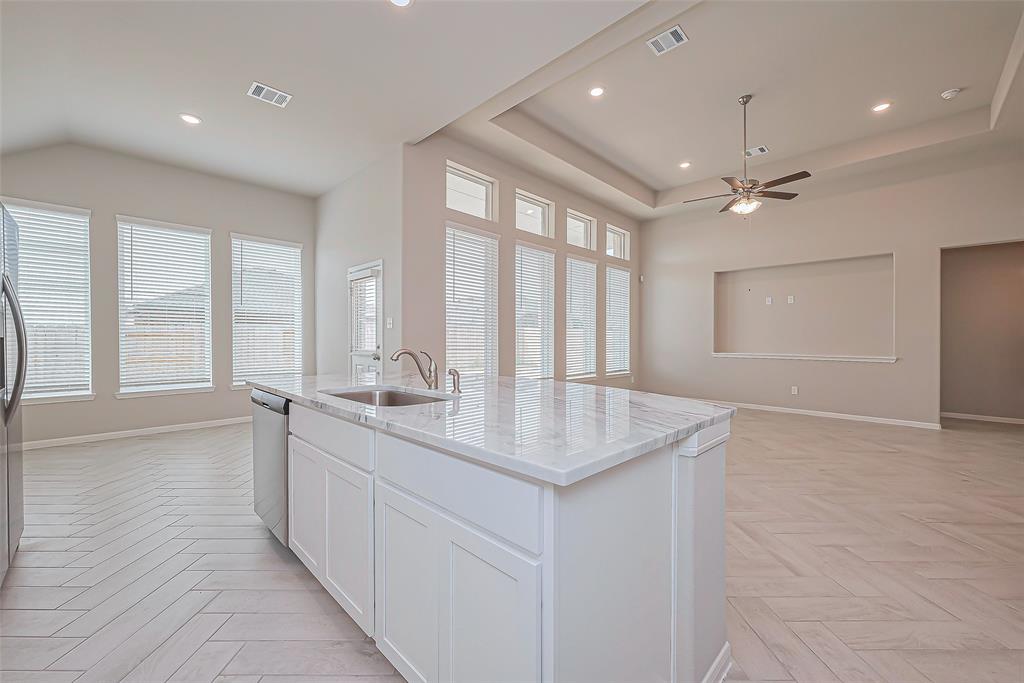 1001 Comal Trail, Dayton, Texas image 22