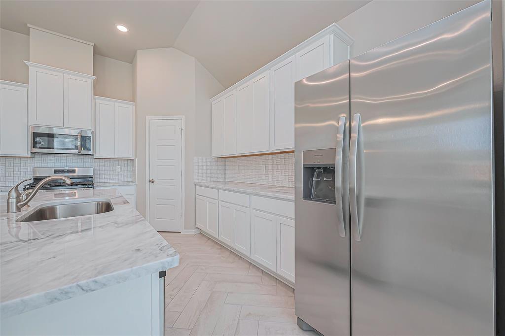 1001 Comal Trail, Dayton, Texas image 20