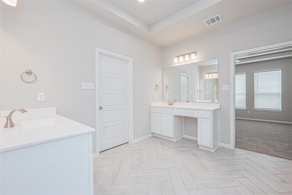 1001 Comal Trail, Dayton, Texas image 43