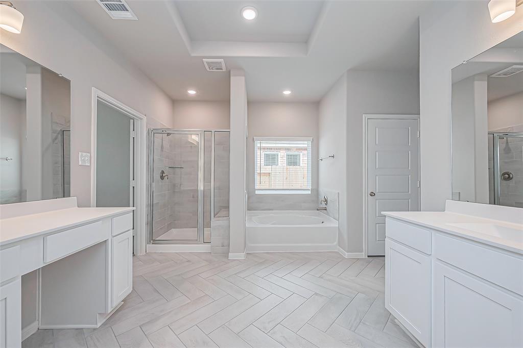 1001 Comal Trail, Dayton, Texas image 40