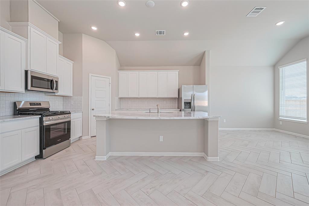 1001 Comal Trail, Dayton, Texas image 15