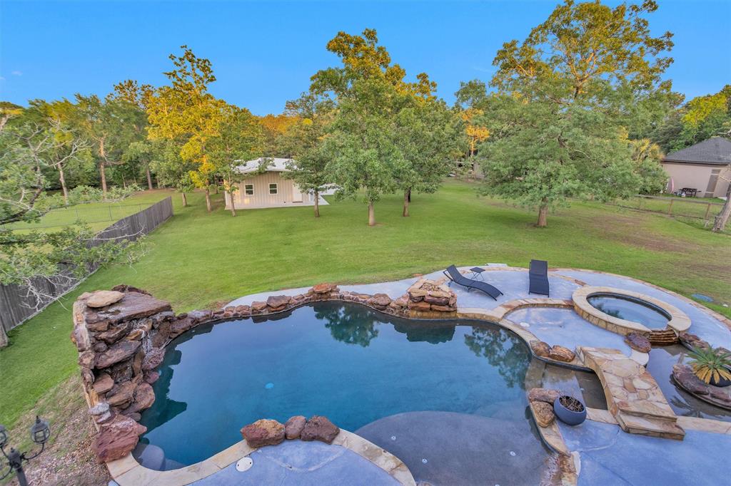 11409 E Zoe Loop Drive, Montgomery, Texas image 30
