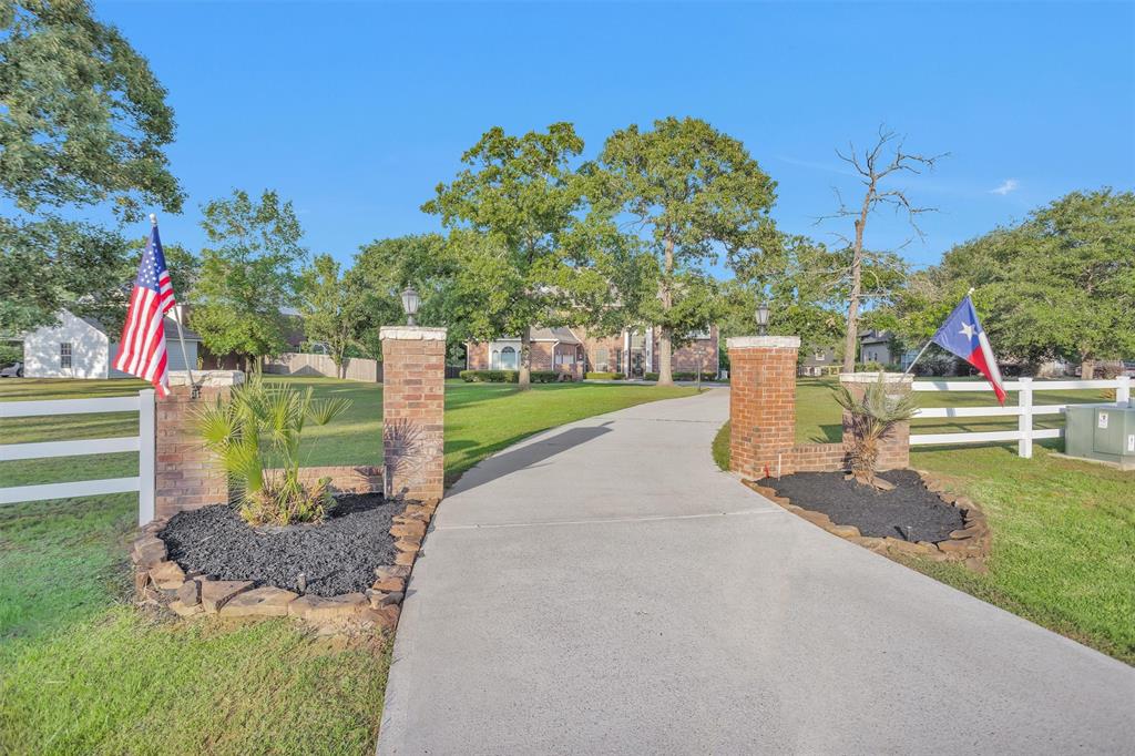 11409 E Zoe Loop Drive, Montgomery, Texas image 2