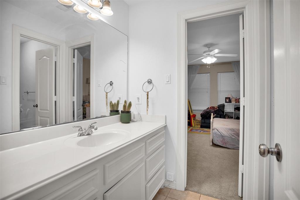 11409 E Zoe Loop Drive, Montgomery, Texas image 36