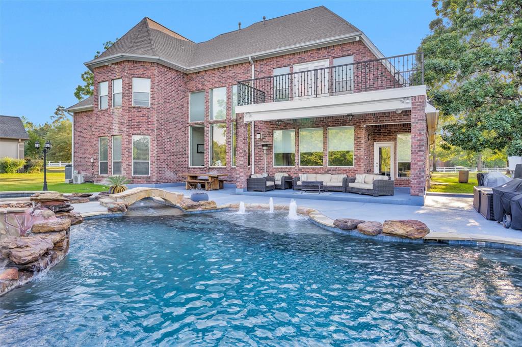 11409 E Zoe Loop Drive, Montgomery, Texas image 1