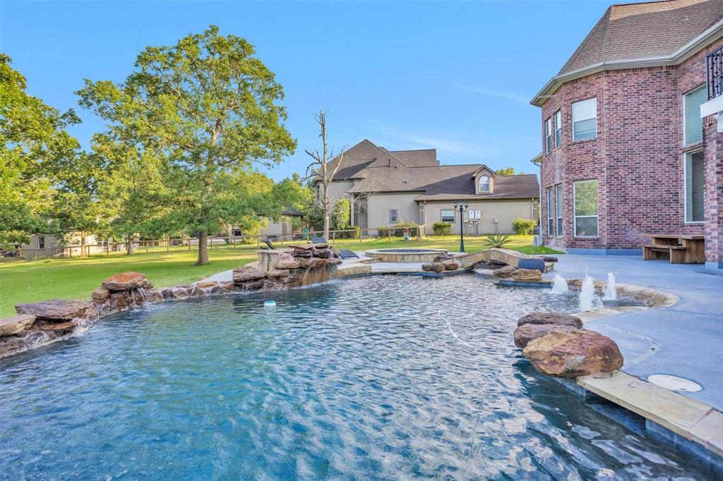 11409 E Zoe Loop Drive, Montgomery, Texas image 39