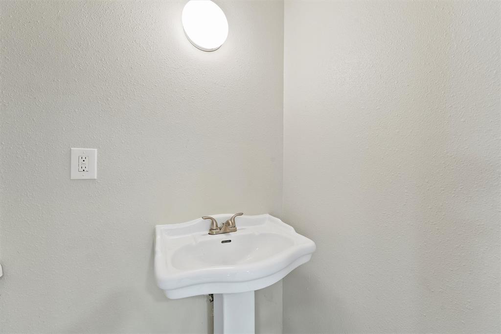 538 Pecan Drive, South Houston, Texas image 11