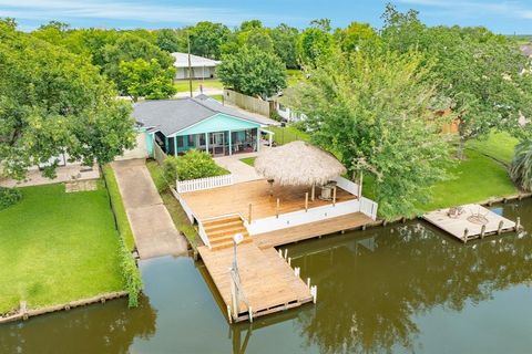 Photo of 127 Bastrop Bayou Drive, Angleton, TX 77515 (MLS # 56555617)