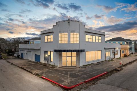 1227 Avenue L Up Galveston TX 77550