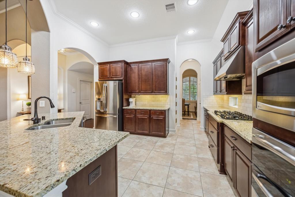 28703 Maple Red Drive, Katy, Texas image 14