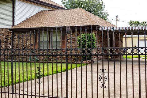 Photo of 8141 Glenbrook Drive, Houston, TX 77017 (MLS # 54721021)