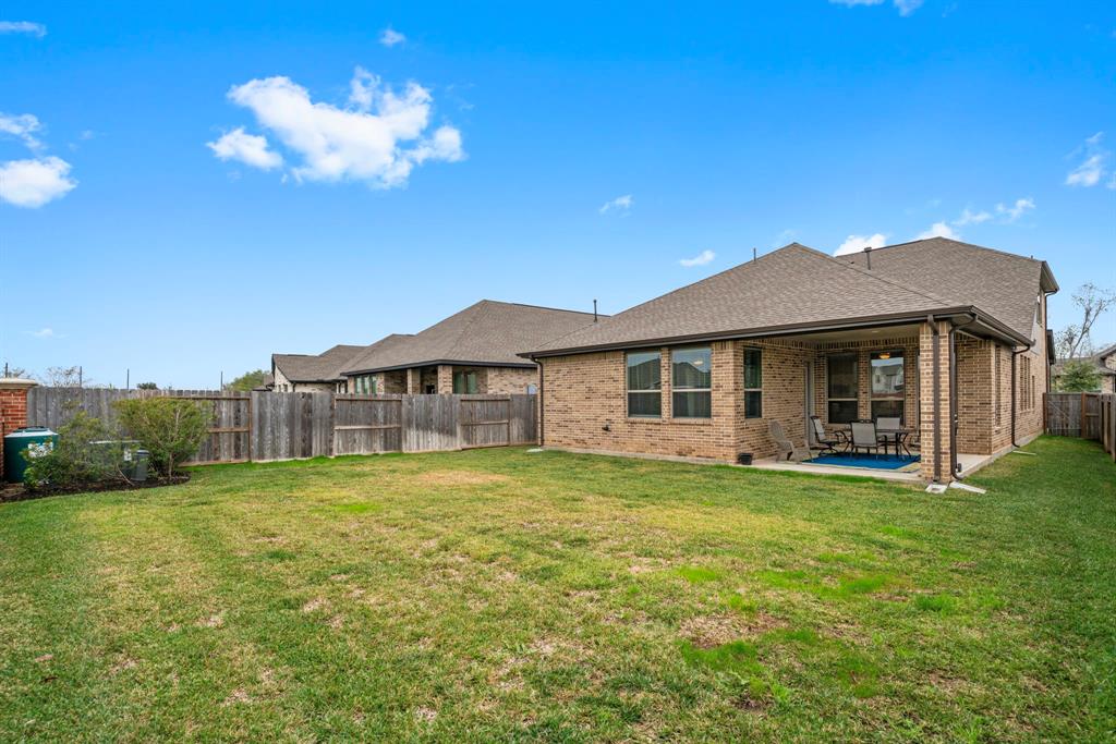 1919 Waters Branch Drive, Missouri City, Texas image 28