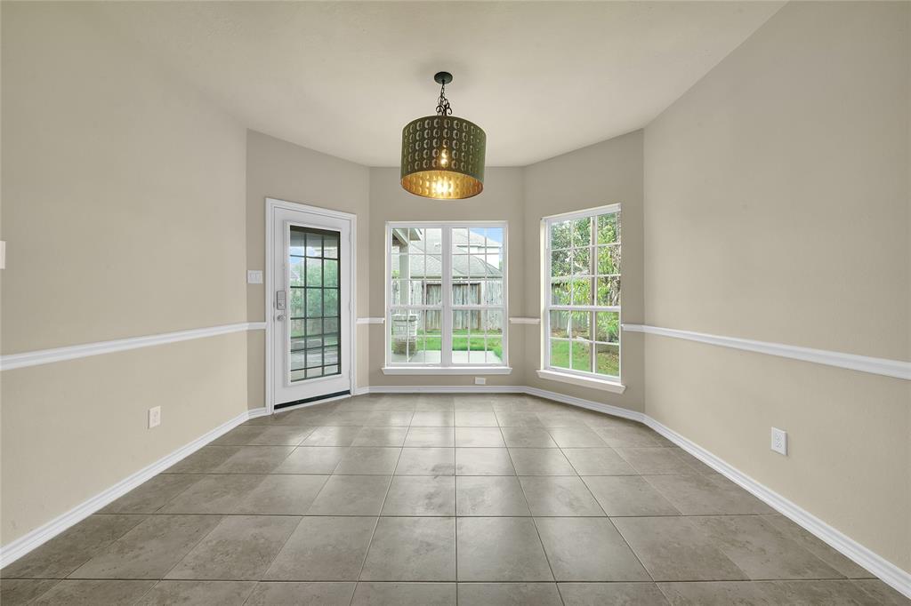 2108 Asbury Court, Pearland, Texas image 9