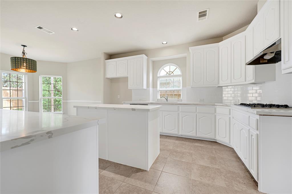 2108 Asbury Court, Pearland, Texas image 8