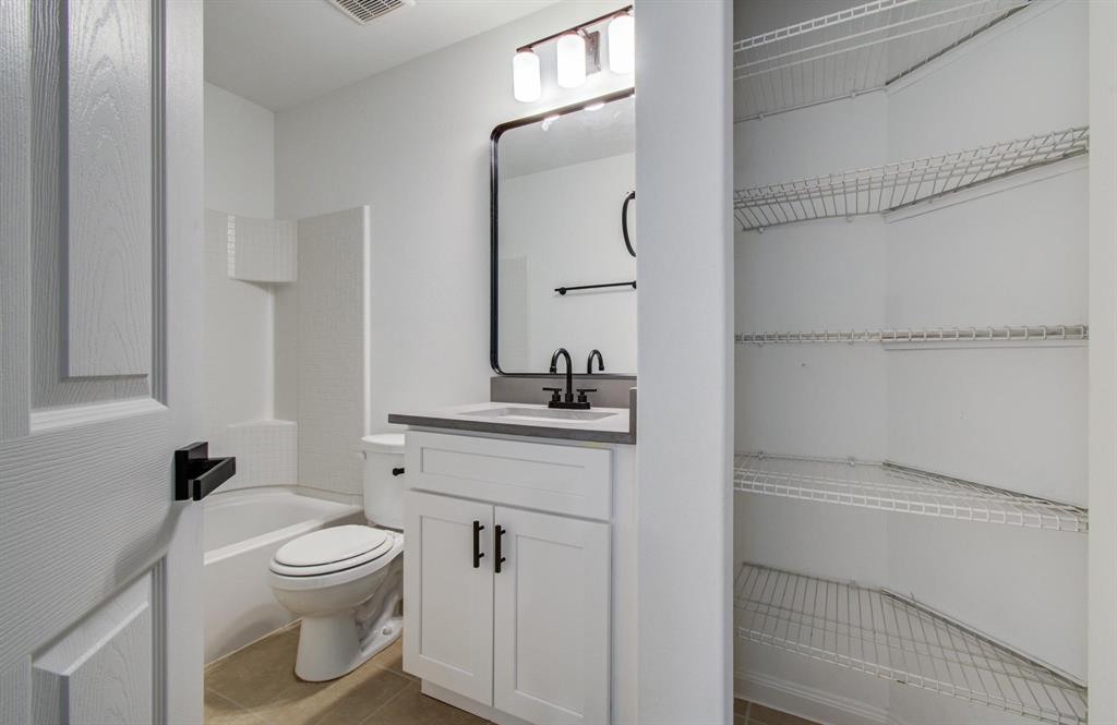 20411 Oak Lodge Meadow Drive, Humble, Texas image 28